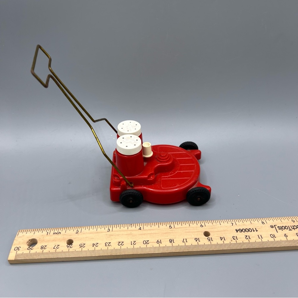 Vintage Lawnmower Salt and Pepper Shakers - Picture 2 of 7